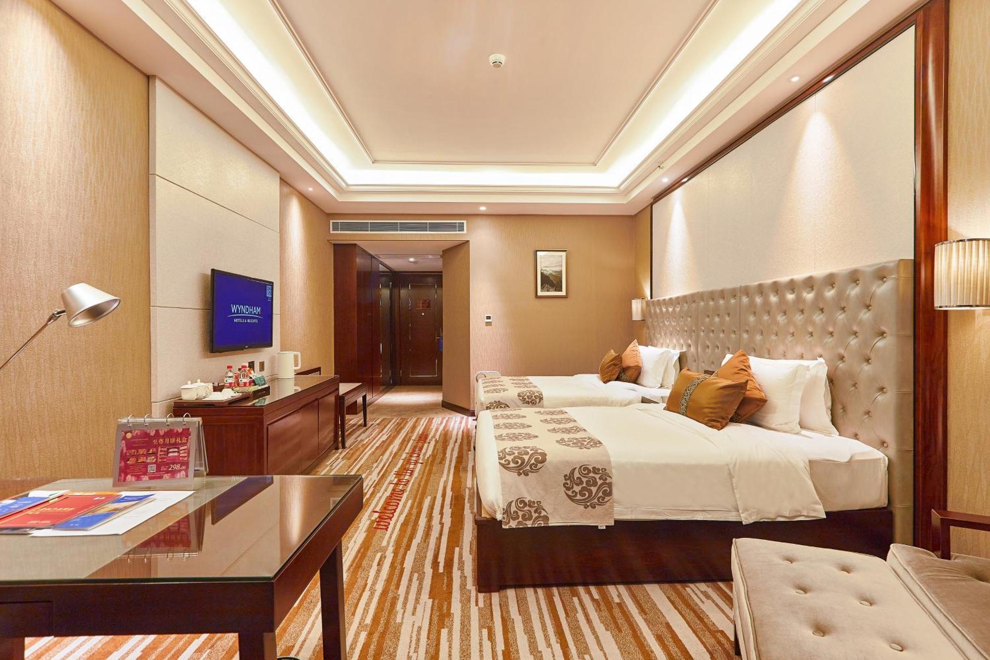 Wyndham Grand Plaza Royale Chenzhou Hotel Exterior foto