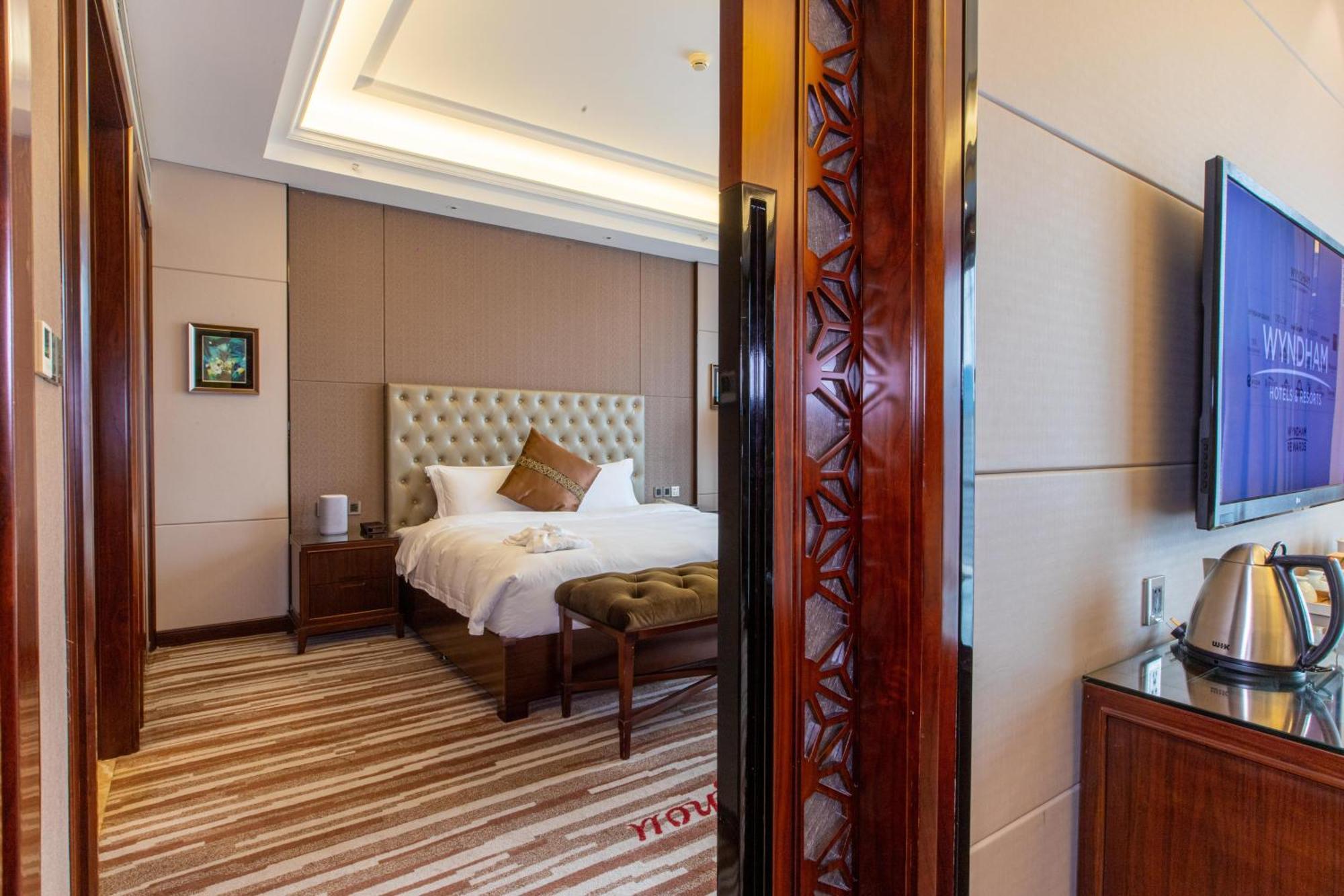 Wyndham Grand Plaza Royale Chenzhou Hotel Exterior foto